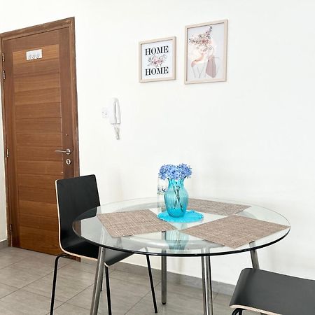Sun Julz Apartments On The Beach بافوس المظهر الخارجي الصورة