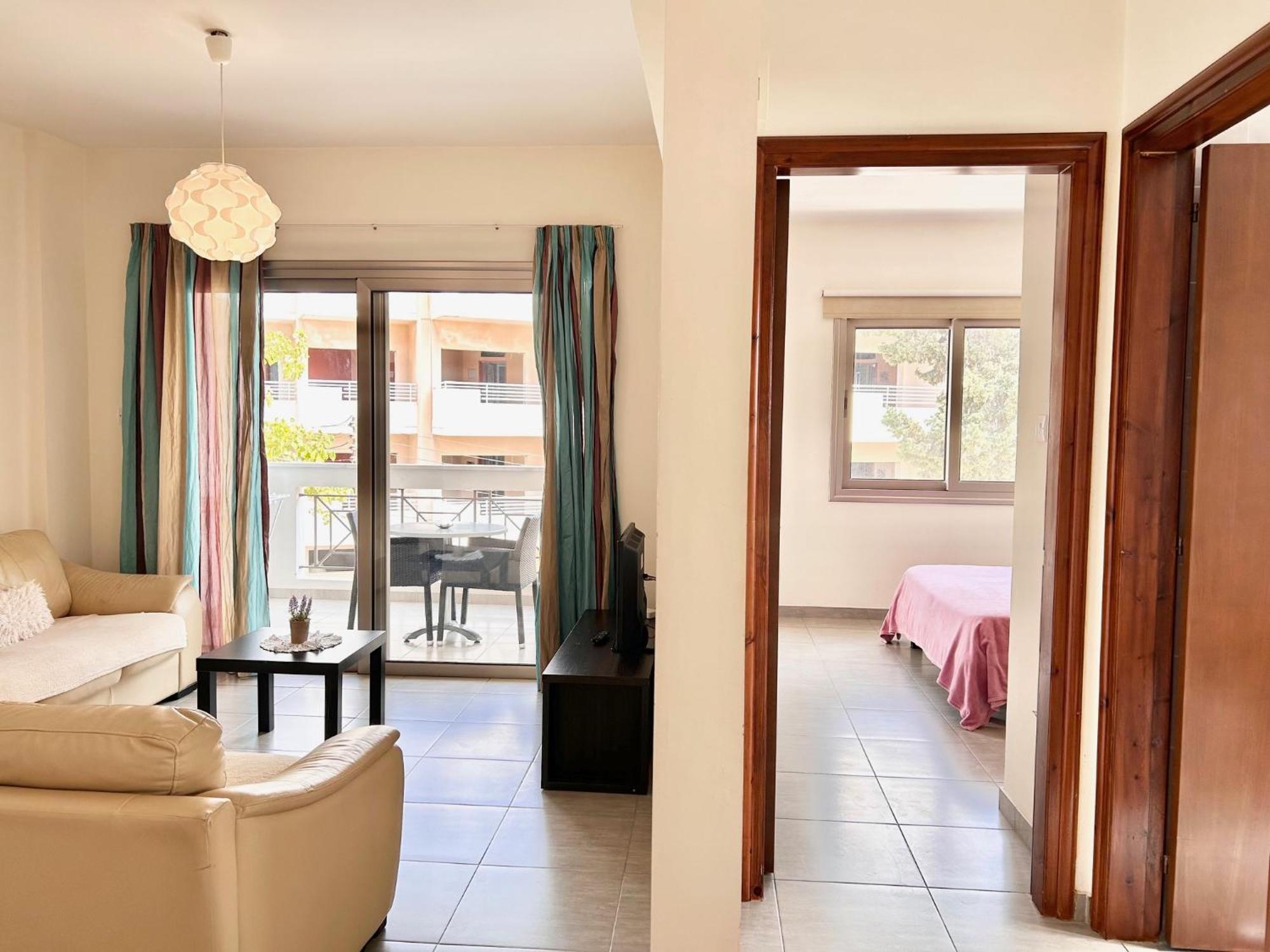 Sun Julz Apartments On The Beach بافوس المظهر الخارجي الصورة