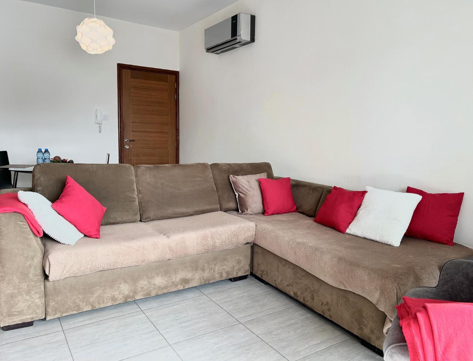 Sun Julz Apartments On The Beach بافوس المظهر الخارجي الصورة