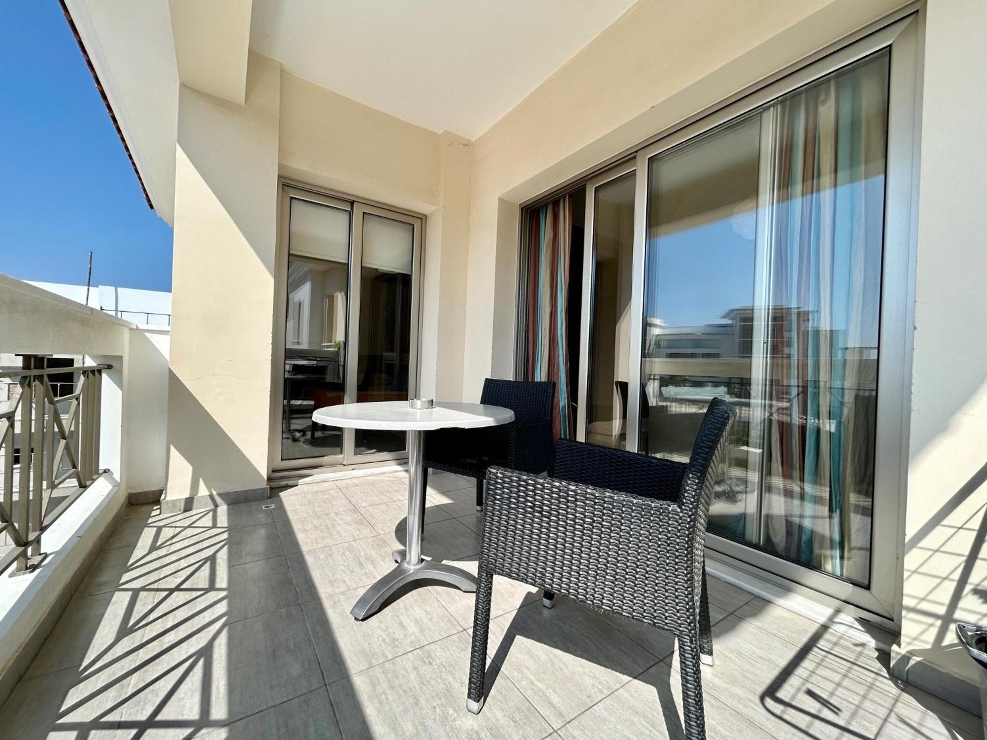 Sun Julz Apartments On The Beach بافوس المظهر الخارجي الصورة