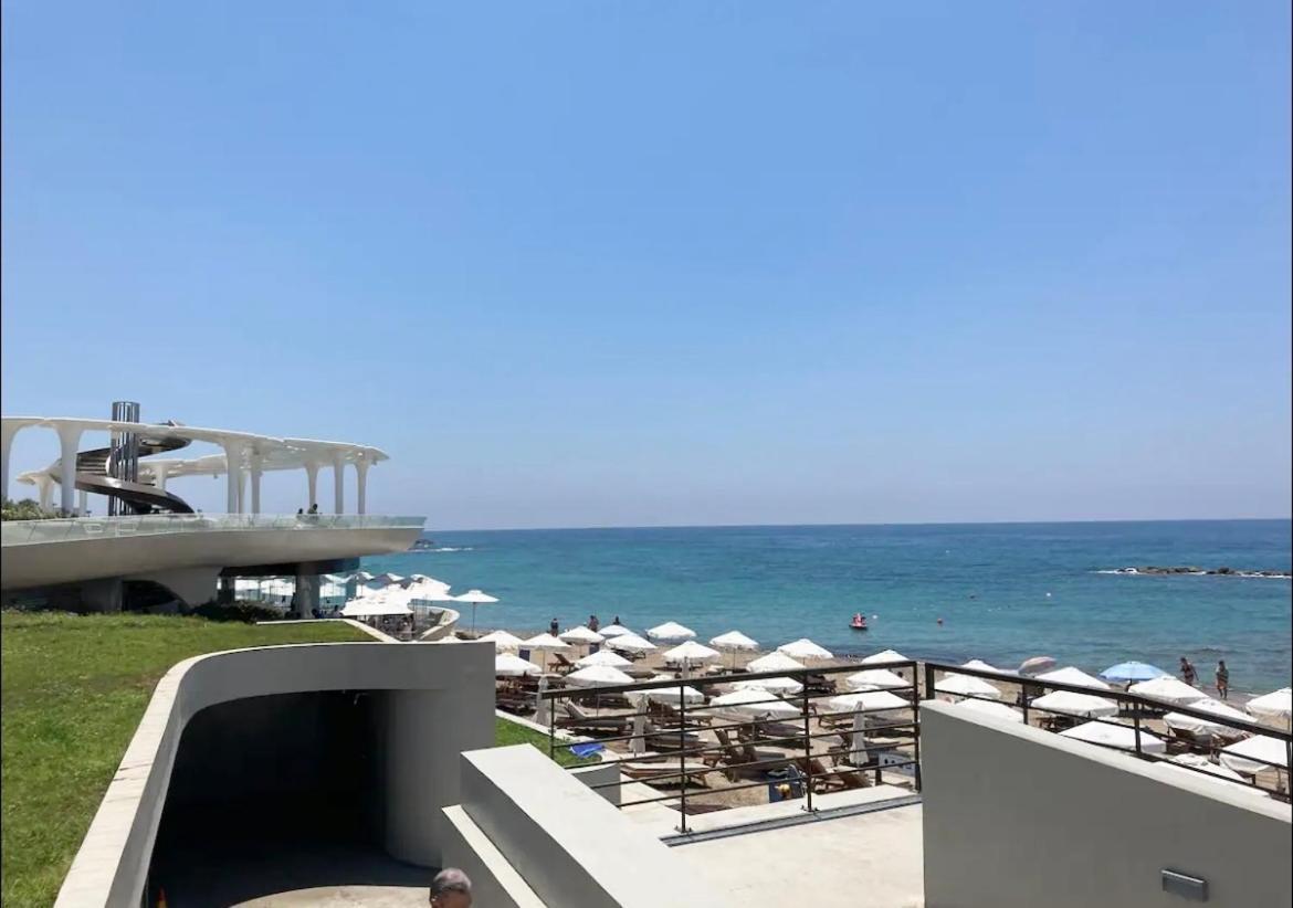 Sun Julz Apartments On The Beach بافوس المظهر الخارجي الصورة