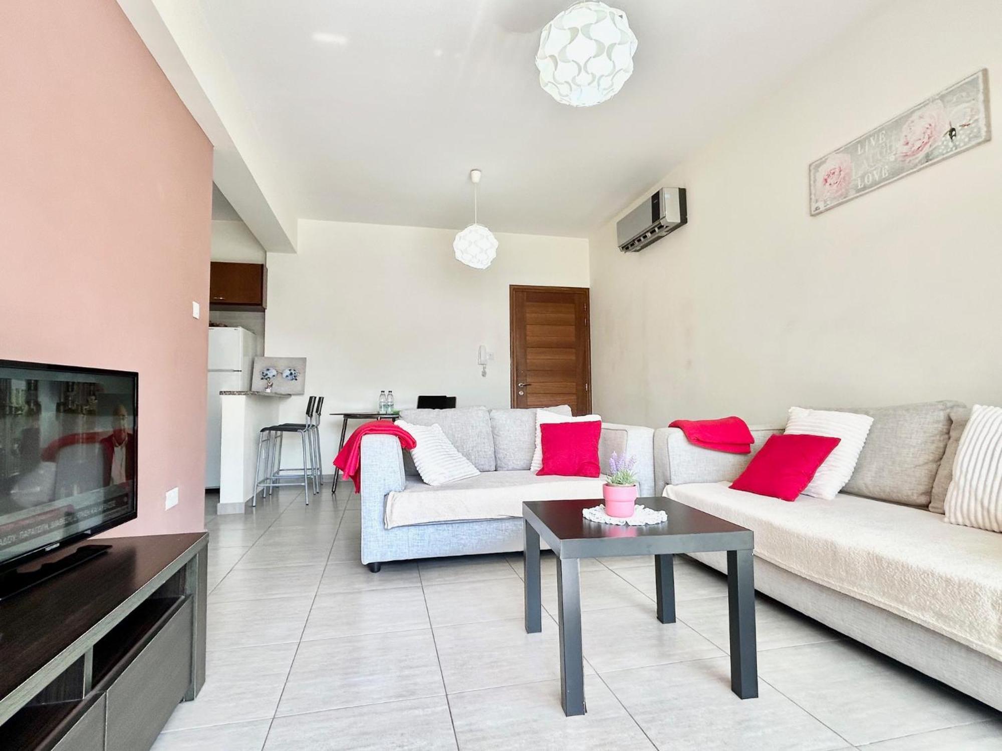Sun Julz Apartments On The Beach بافوس المظهر الخارجي الصورة