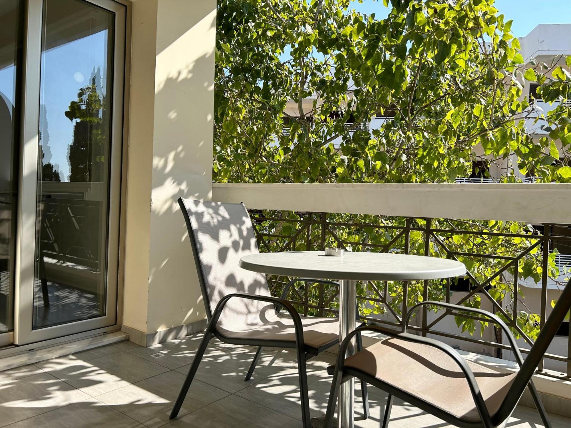 Sun Julz Apartments On The Beach بافوس المظهر الخارجي الصورة