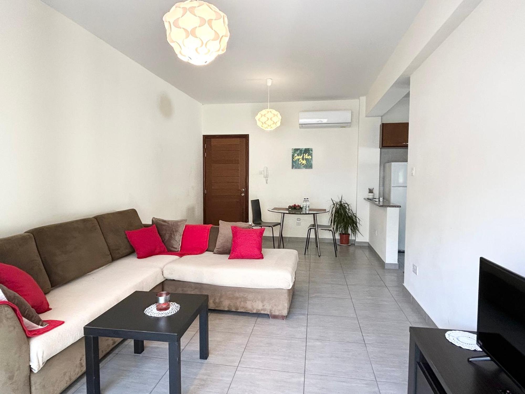 Sun Julz Apartments On The Beach بافوس المظهر الخارجي الصورة