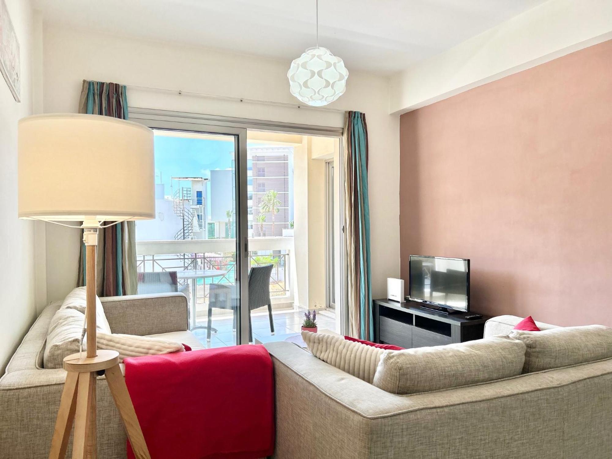 Sun Julz Apartments On The Beach بافوس المظهر الخارجي الصورة
