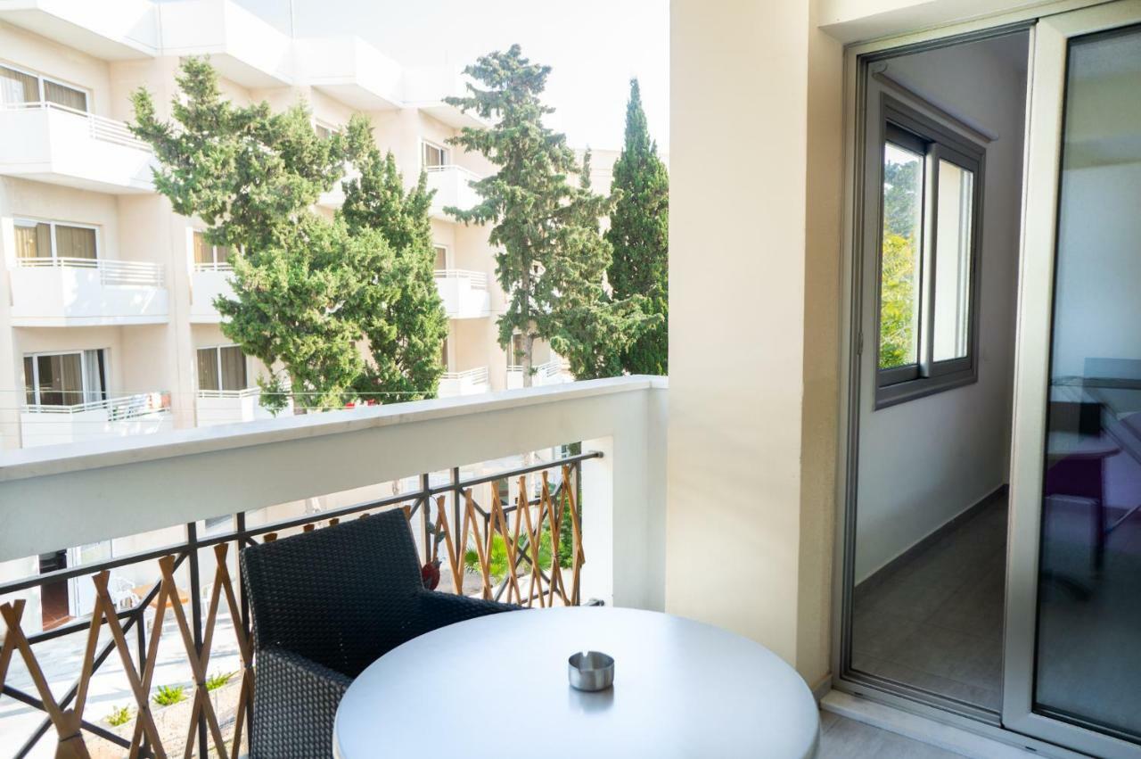 Sun Julz Apartments On The Beach بافوس المظهر الخارجي الصورة